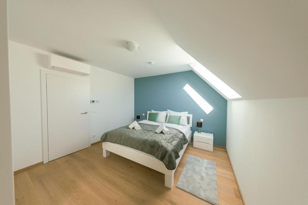 New Design Penthouse And *