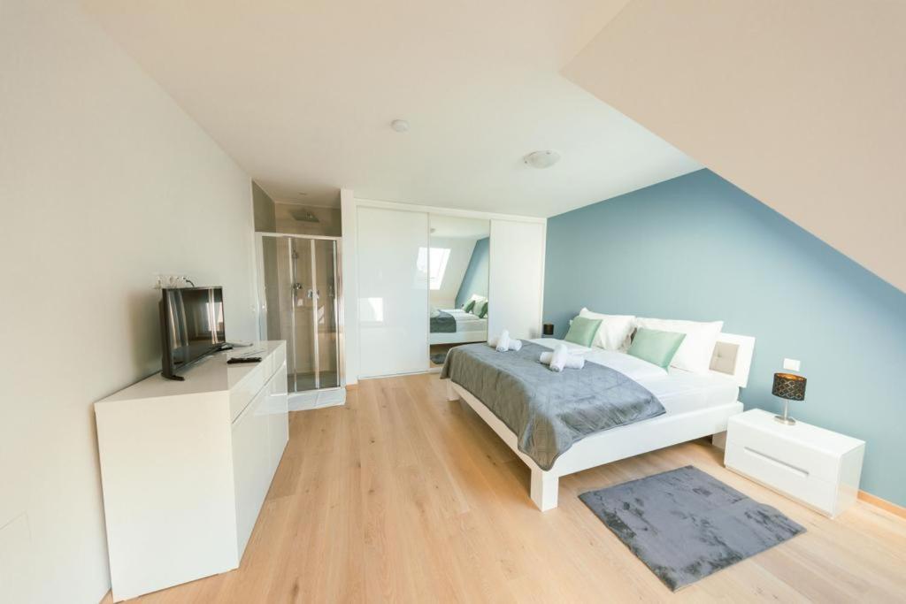 New Design Penthouse And Vienna