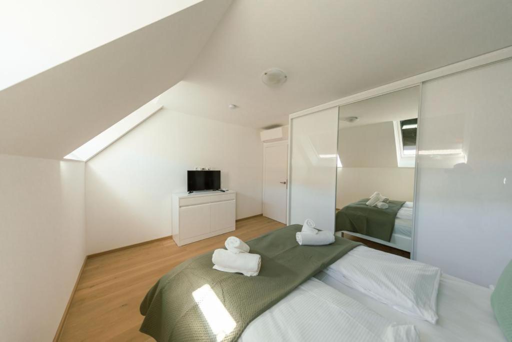 New Design Penthouse And Apartment Vienna